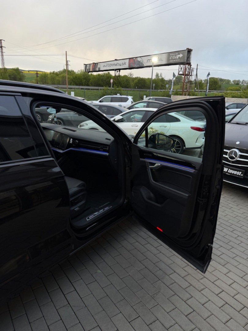 Volkswagen Touareg 3.0TDi V6 4Motion Tiptronic R-line KUPOVANÉ v SR