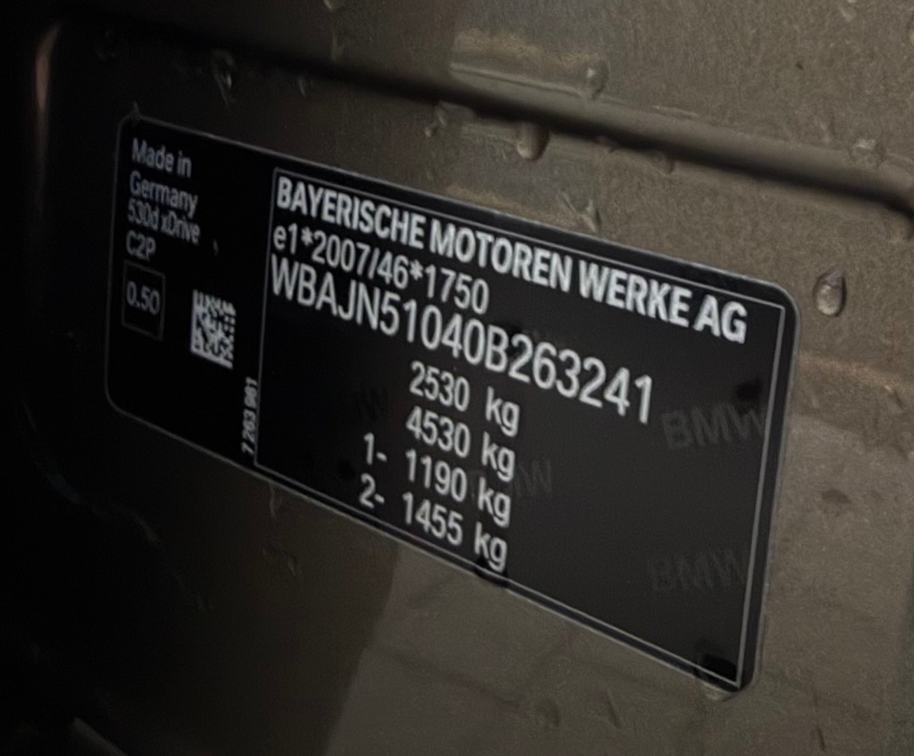 BMW Rad 5 Touring 530d  x-Drive A/T Luxury line *ŤAŽNÉ*