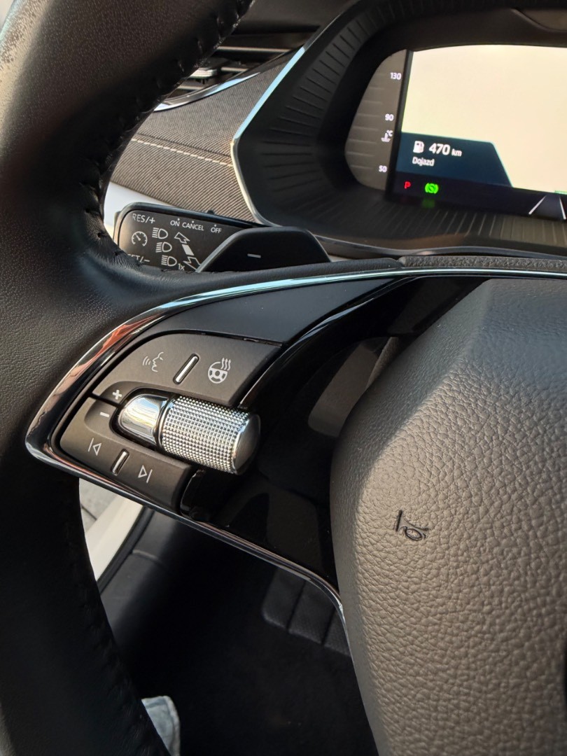 Škoda Octavia Combi 2.0TDi DSG Style FULL