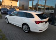 Škoda Octavia Combi 2.0TDi DSG Style FULL