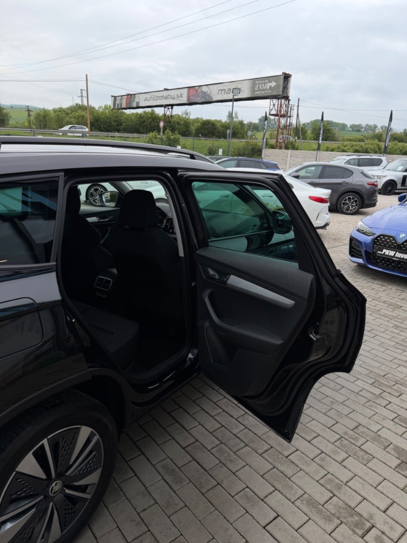 Škoda Karoq 2.0TDi DSG 4×4 TOUR Edition *VIRTUAL*ŤAŽNÉ*WEBASTO*
