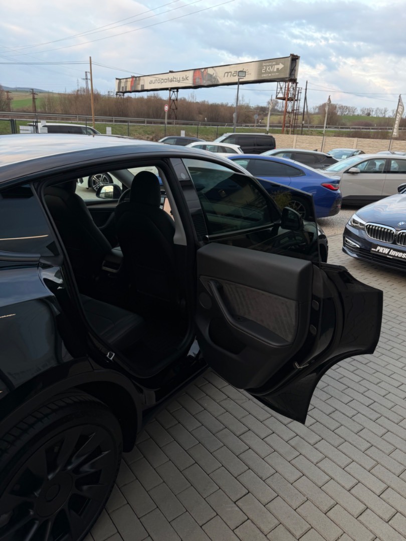 Tesla Model Y Dual Long Range AWD SK ŠPZ