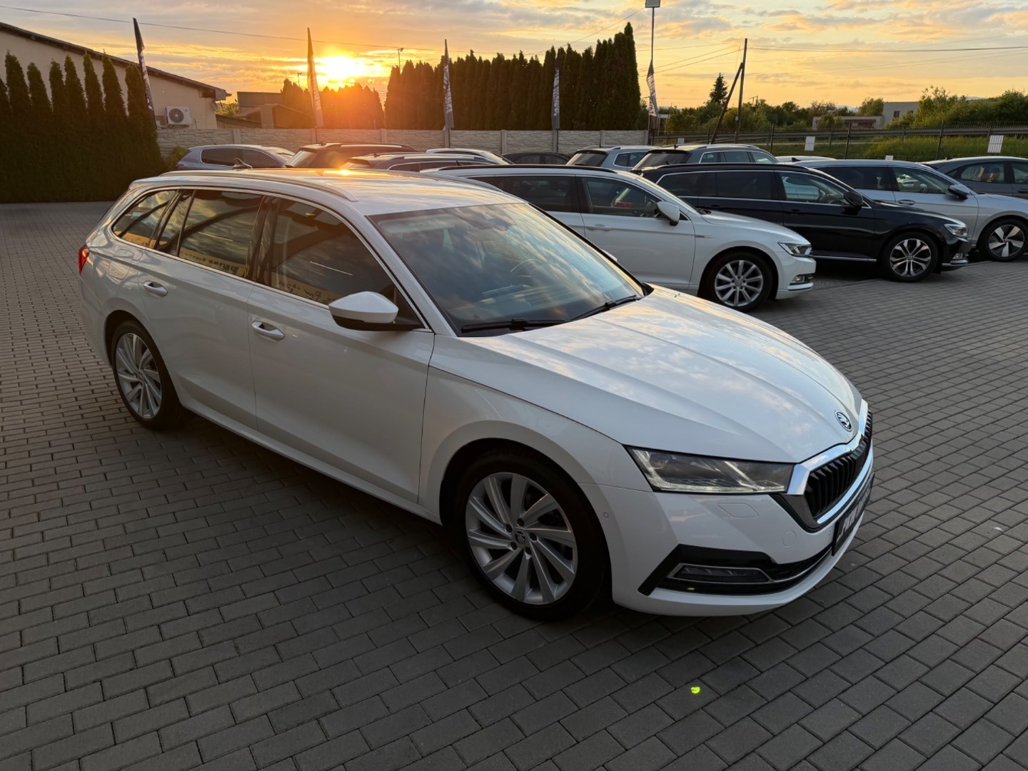 Škoda Octavia Combi 2.0TDi DSG Style FULL