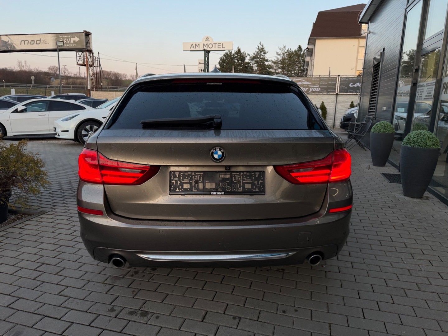 BMW Rad 5 Touring 530d  x-Drive A/T Luxury line *ŤAŽNÉ*
