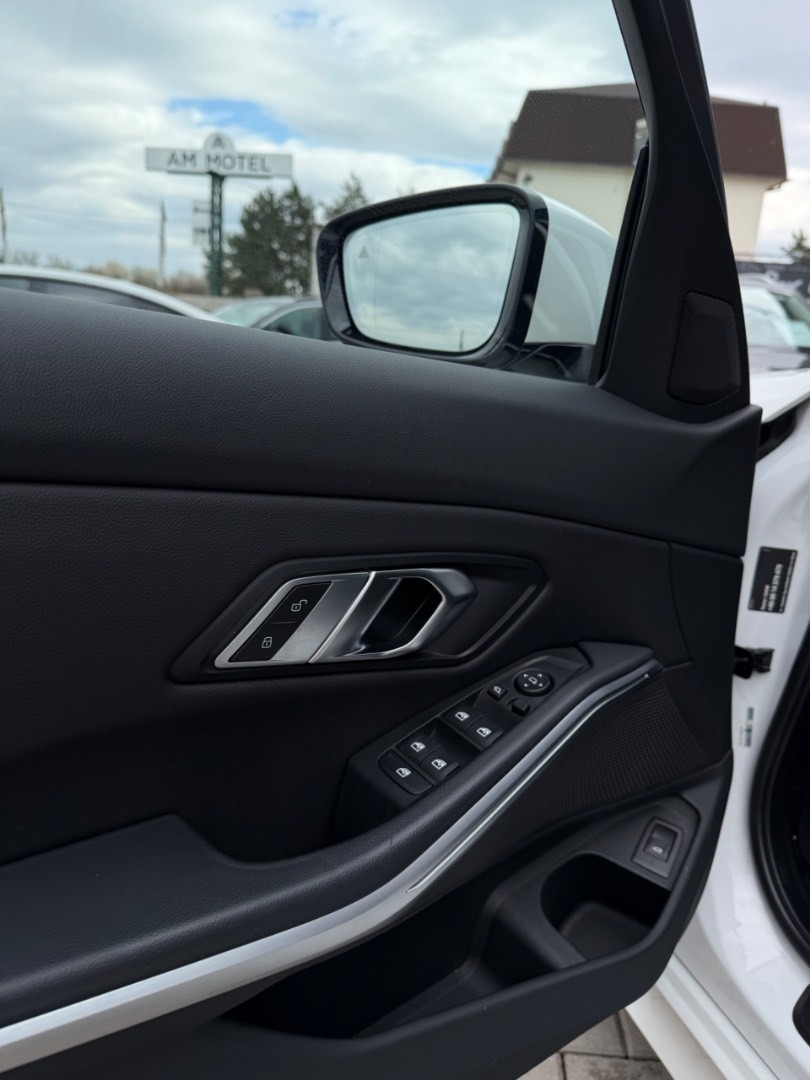 BMW Rad 3 Touring 320d  mHEV x-Drive A/T Luxury line SK ŠPZ