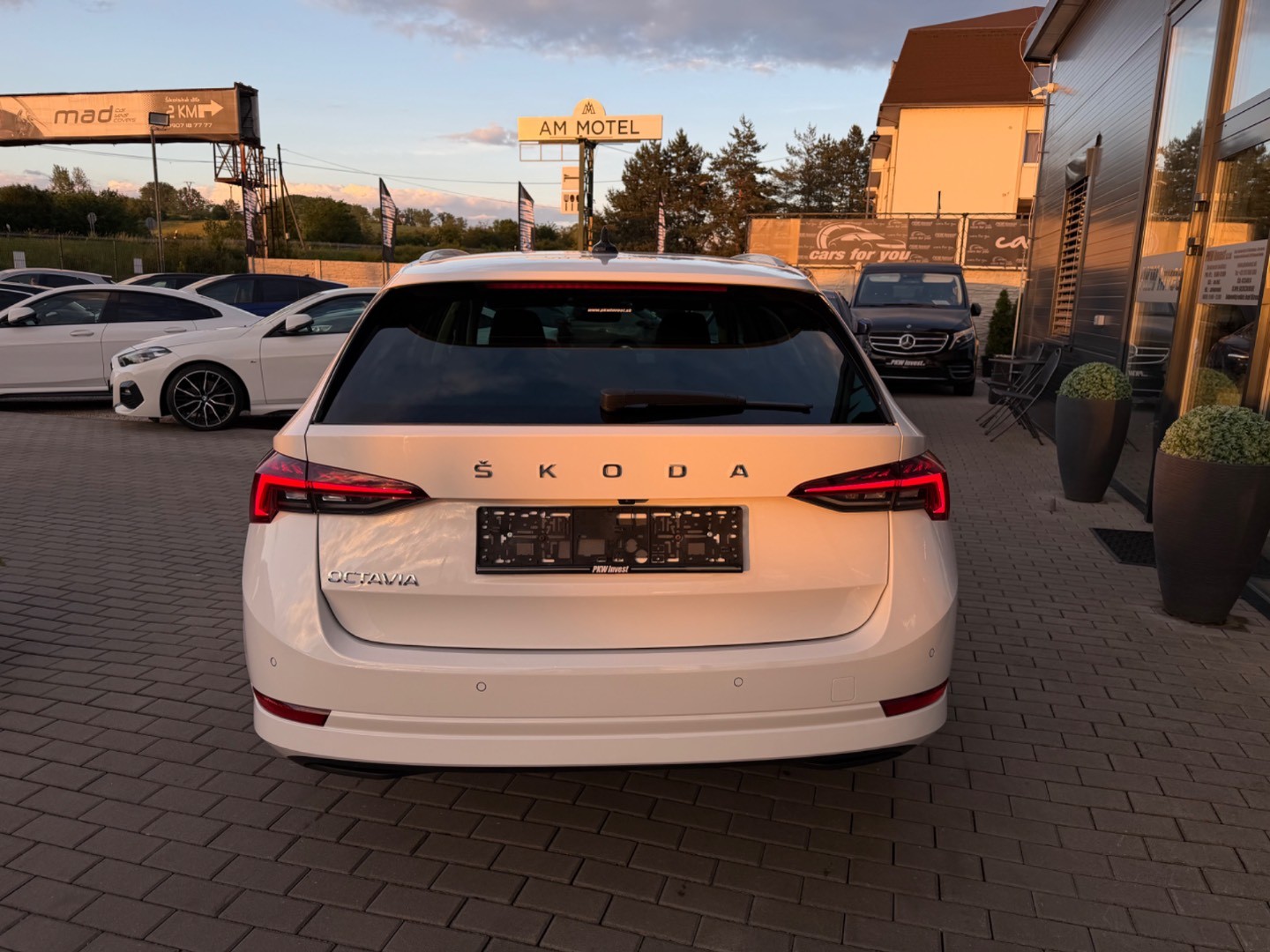 Škoda Octavia Combi 2.0TDi DSG Style FULL