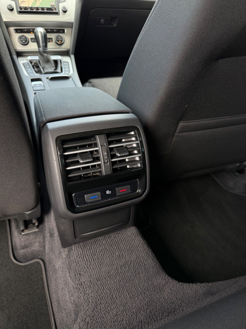 Volkswagen Passat Variant 2.0TDi DSG Head-up*Matrix*Ťažné