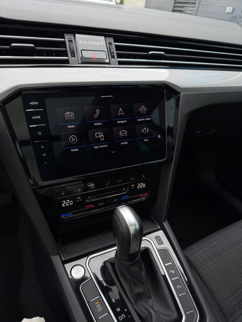 Volkswagen Passat Variant 2.0TDi DSG *Virtual*Harman/kardon*Ťažné*