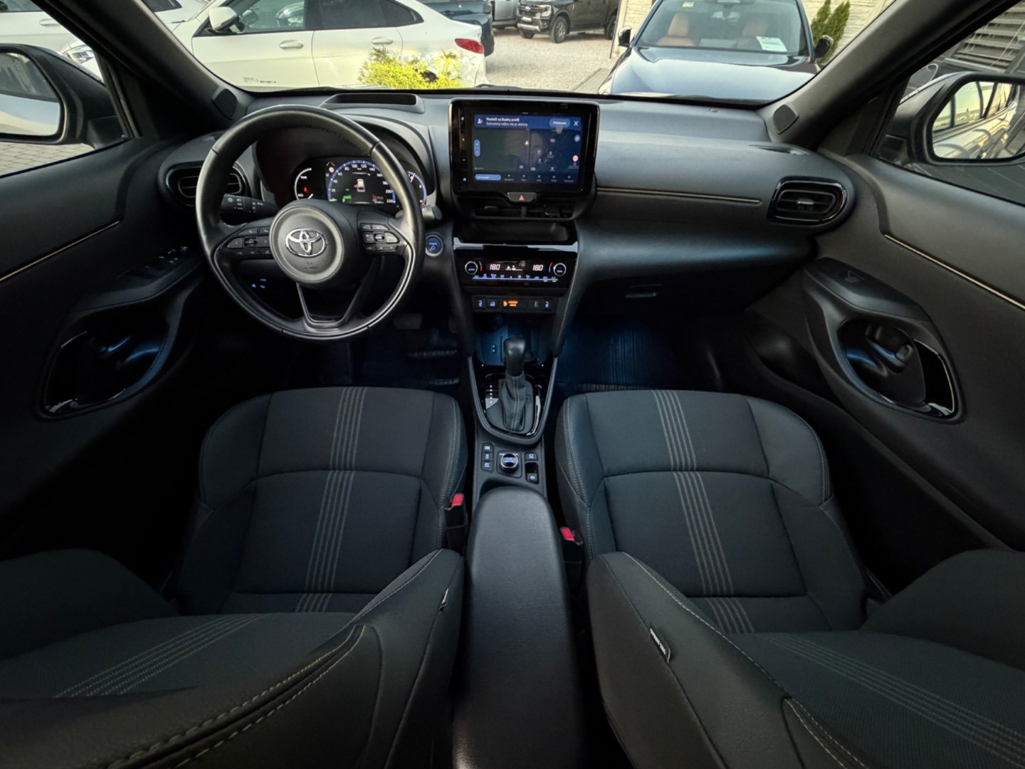 Toyota Yaris Cross 1.5 Hybrid Adventure 4×4 KUPOVANÉ v SR