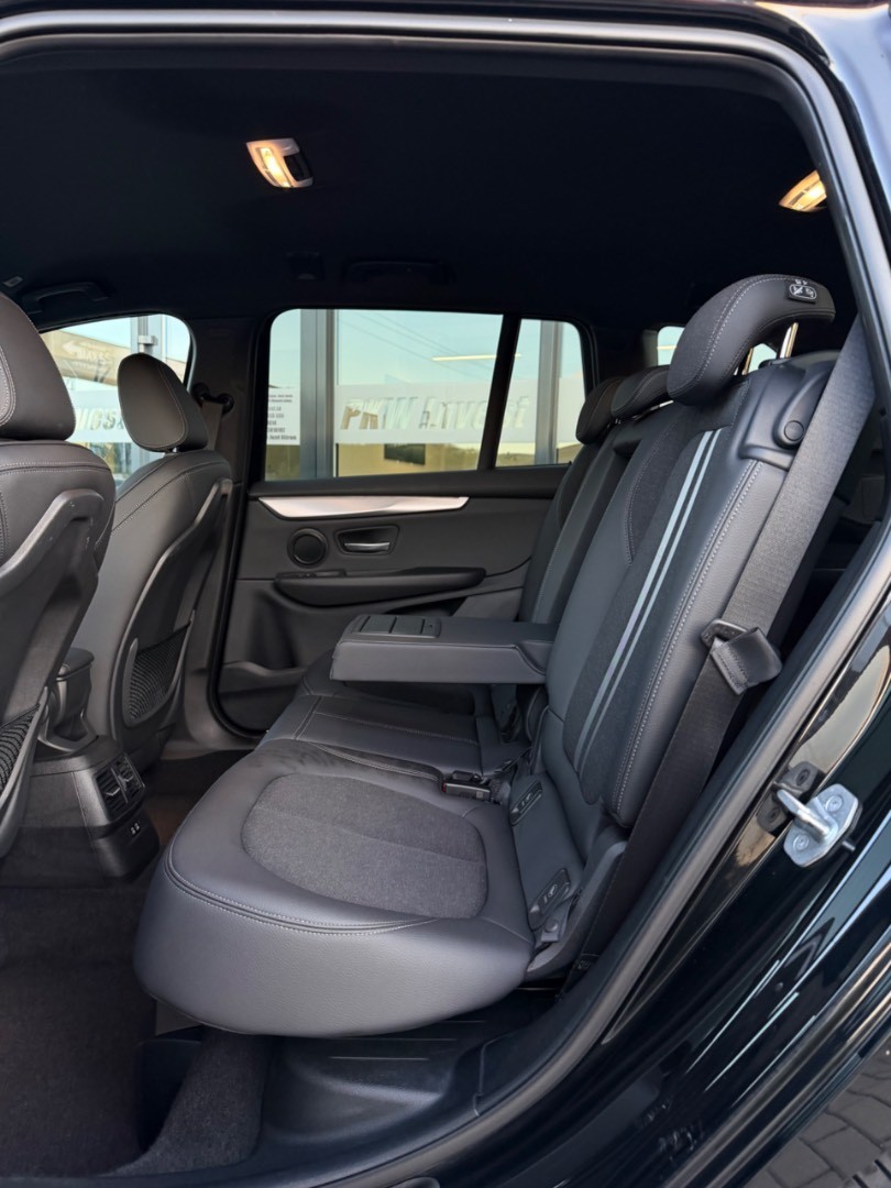 BMW Rad 2 Gran Tourer 218i   A/T M-Sport 7M Black line