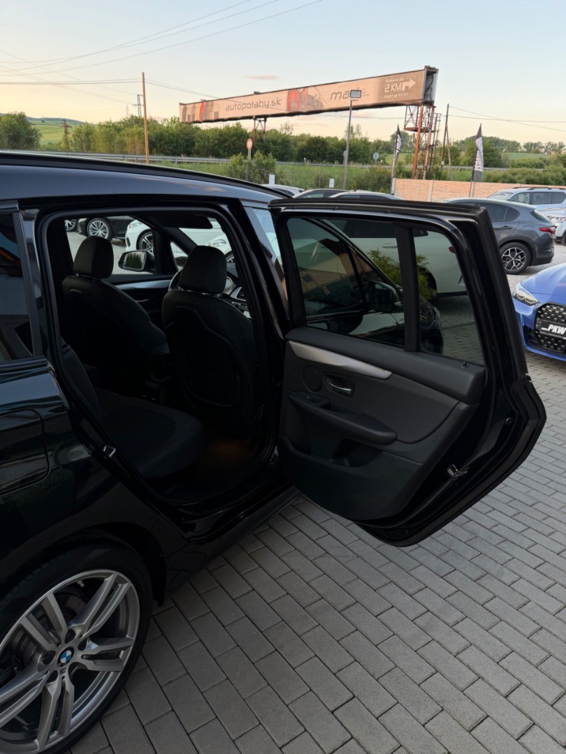 BMW Rad 2 Gran Tourer 218i   A/T M-Sport 7M Black line