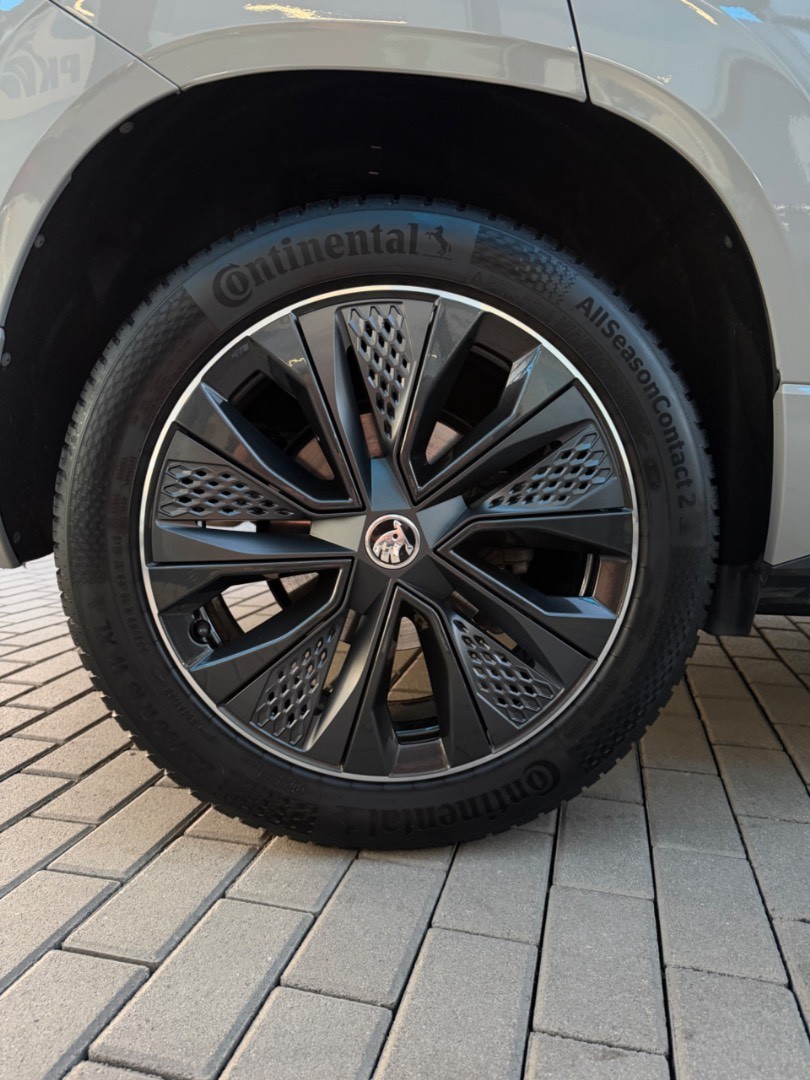 Škoda Karoq 2.0TDi DSG 4×4 Sportline ŤAŽNÉ-KAMERA-VIRTUAL