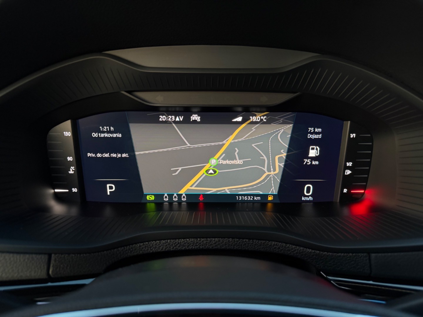 Škoda Karoq 2.0TDi DSG 4×4 Sportline ŤAŽNÉ-KAMERA-VIRTUAL