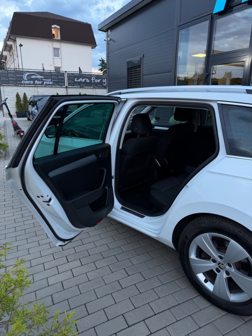 Škoda Superb Combi 2.0TDi DSG Style VIRTUAL-KAMERA