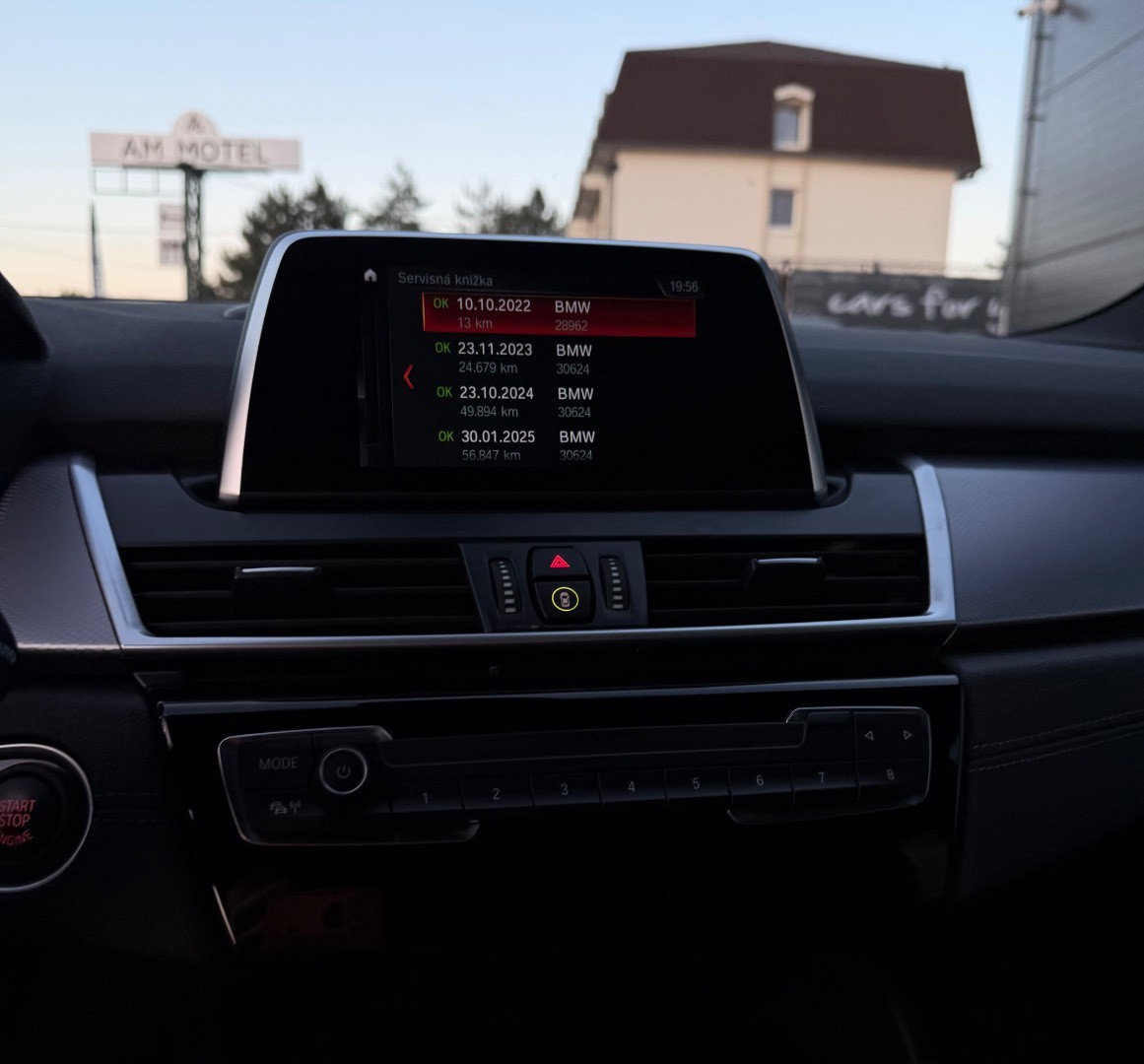 BMW Rad 2 Gran Tourer 218i   A/T M-Sport 7M Black line