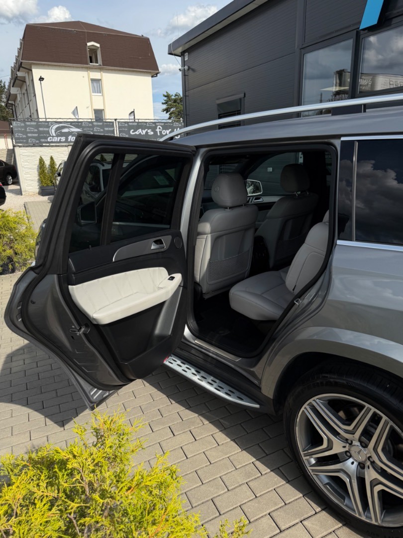 Mercedes-Benz GL 350CDI BlueTec 4Matic A/T AMG line 7M