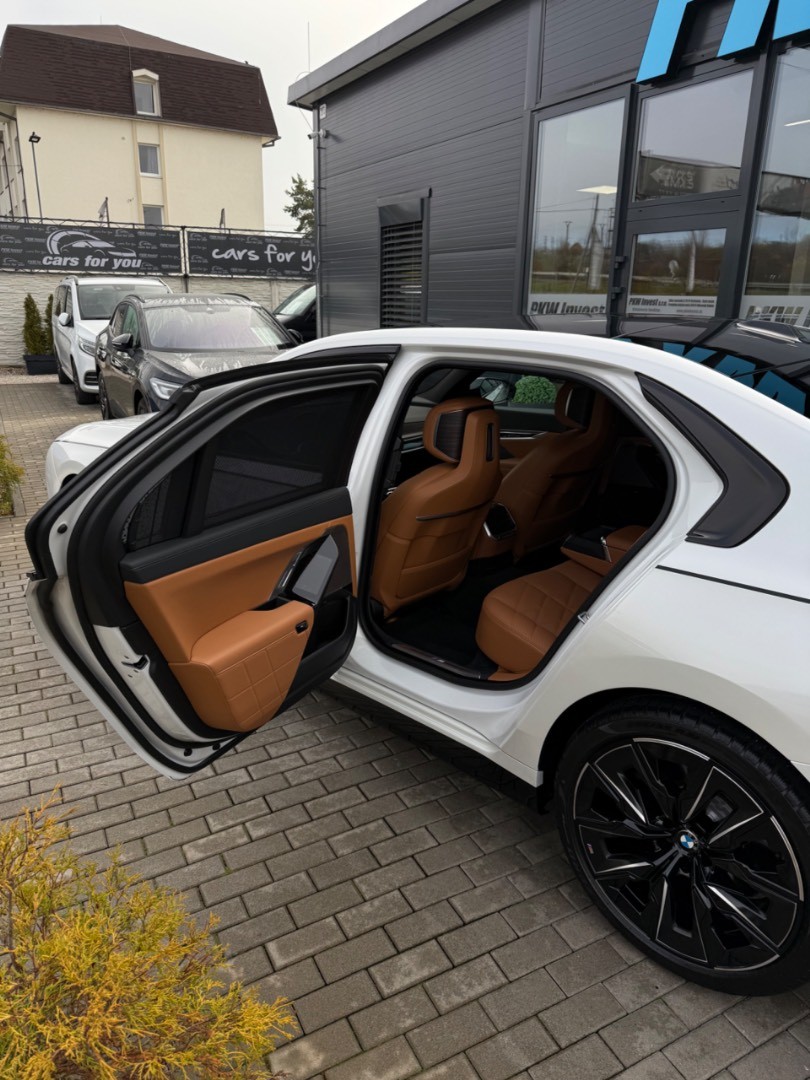 BMW Rad 7 740d mHEV x-Drive A/T Individual Edition SK ŠPZ