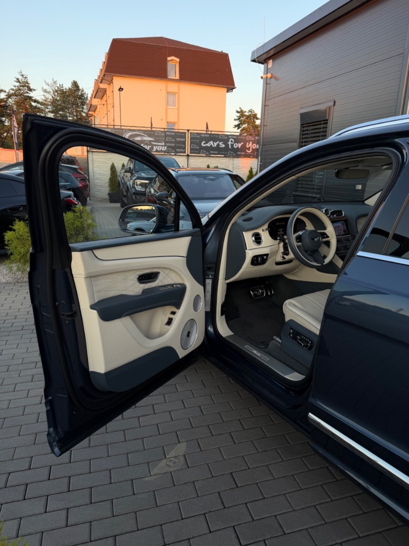 Bentley Bentayga 4.0 V8 First Edition SK ŠPZ VZDUCH-TV-360CAM