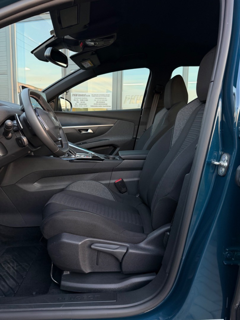 Peugeot 5008 1.5BlueHDi 130PS A/T 7-MIESTNE Allure Edition