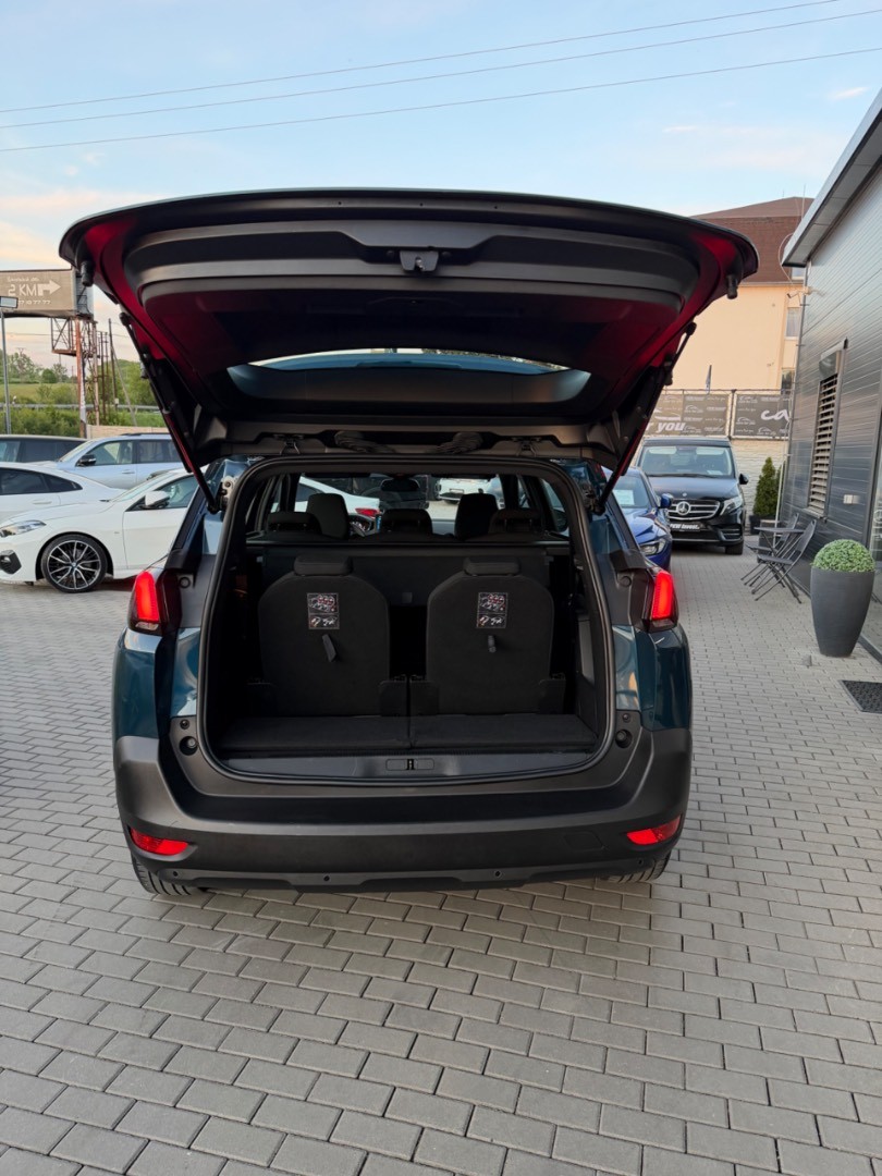 Peugeot 5008 1.5BlueHDi 130PS A/T 7-MIESTNE Allure Edition