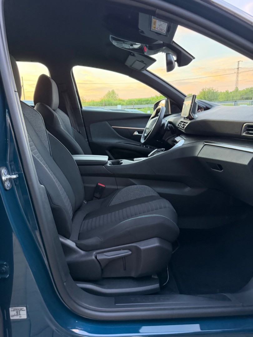 Peugeot 5008 1.5BlueHDi 130PS A/T 7-MIESTNE Allure Edition
