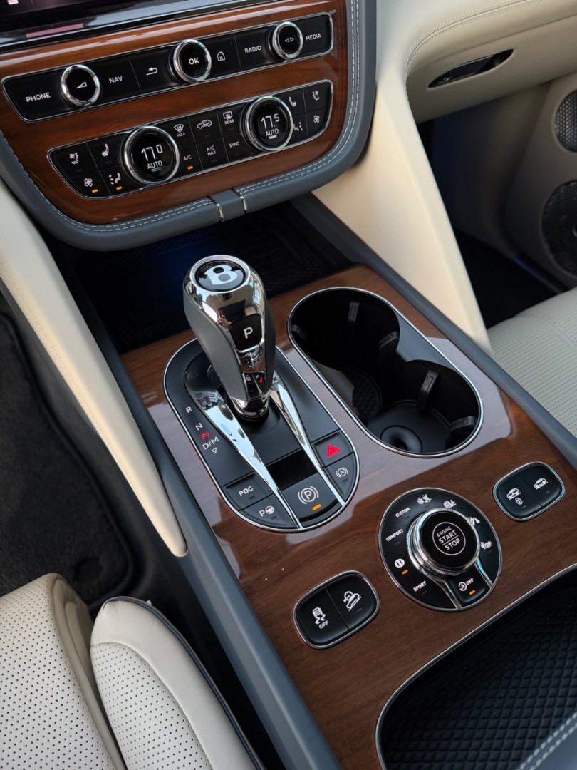 Bentley Bentayga 4.0 V8 First Edition SK ŠPZ VZDUCH-TV-360CAM