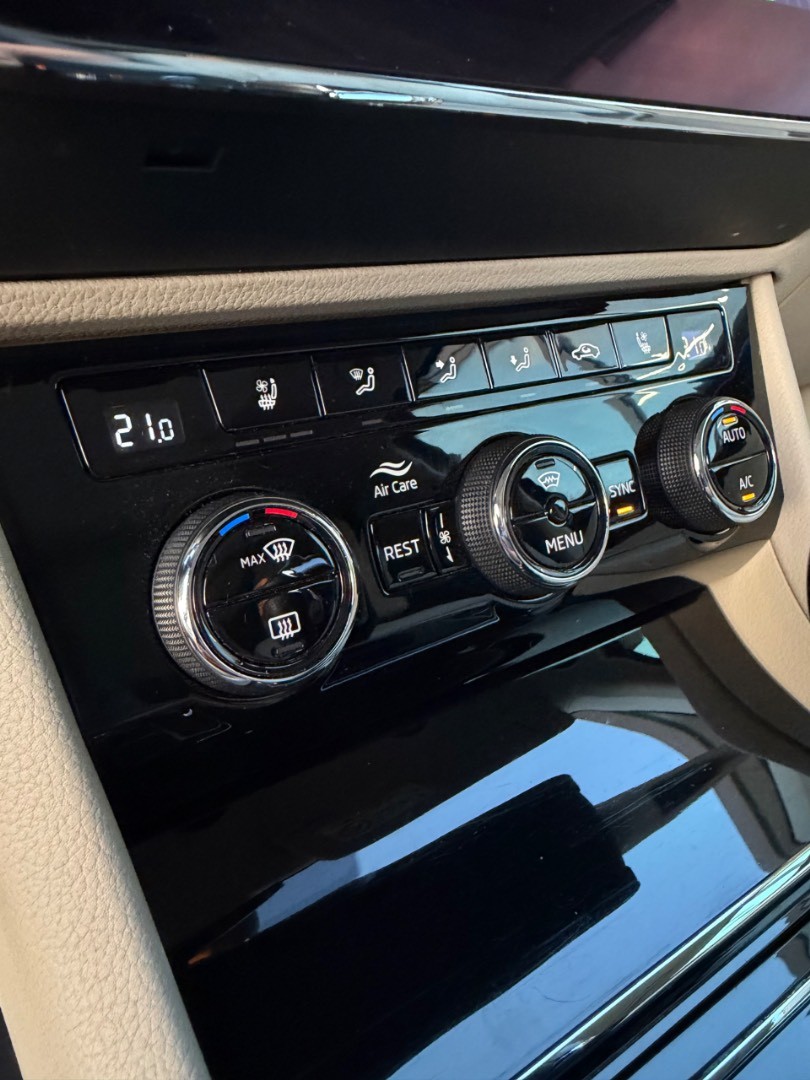 Škoda Superb Combi 2.0TDi DSG 4×4 L&K SK ŠPZ FULL