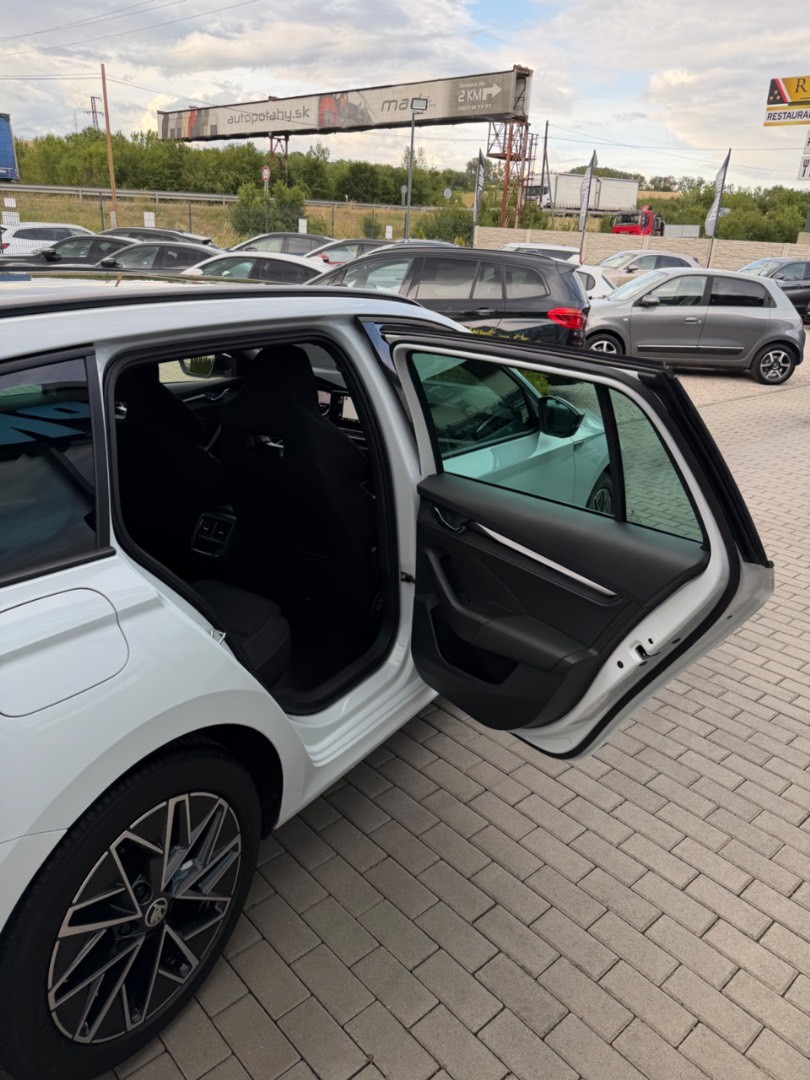 Škoda Octavia Combi 2.0TDi DSG Sportline Edition TOP