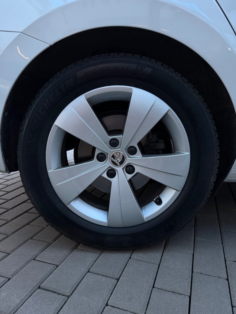 Škoda Superb Combi 2.0TDi DSG Style VIRTUAL-KAMERA