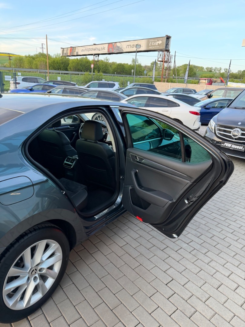 Škoda Superb 2.0TDi DSG Style *VIRTUAL*KAMERA*