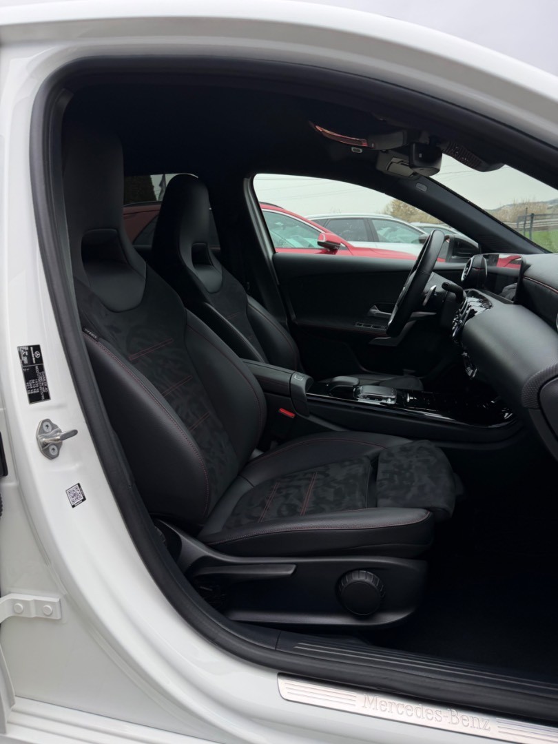 Mercedes-Benz A trieda 180d /T AMG line