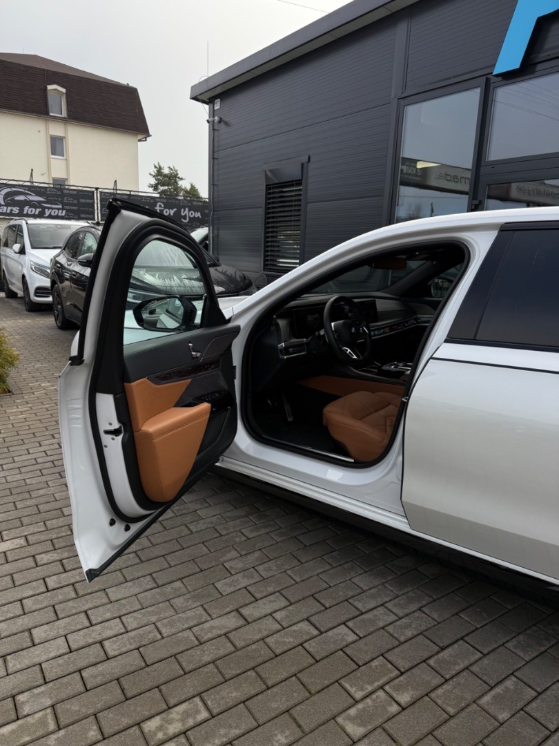 BMW Rad 7 740d mHEV x-Drive A/T Individual Edition SK ŠPZ