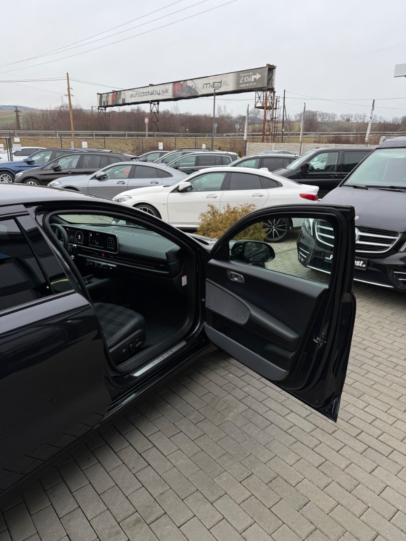 Hyundai Ioniq 6 239kWh 4×4 PREMIUM FULL A/T SK ŠPZ