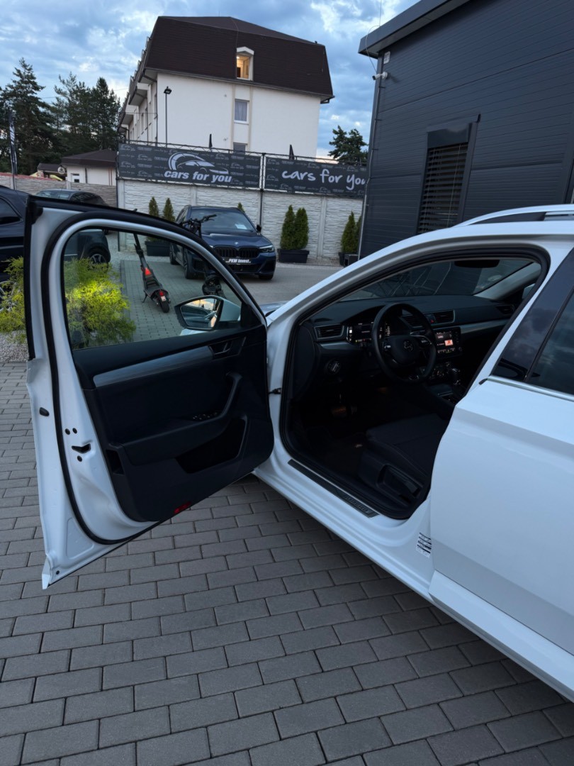 Škoda Superb Combi 2.0TDi DSG Style VIRTUAL-KAMERA