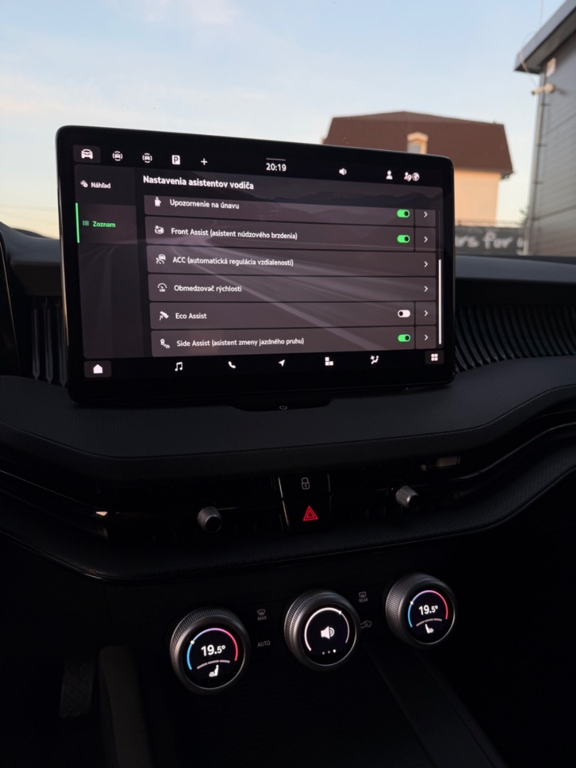 Škoda Superb Combi 2.0TDi DSG Selection SK ŠPZ