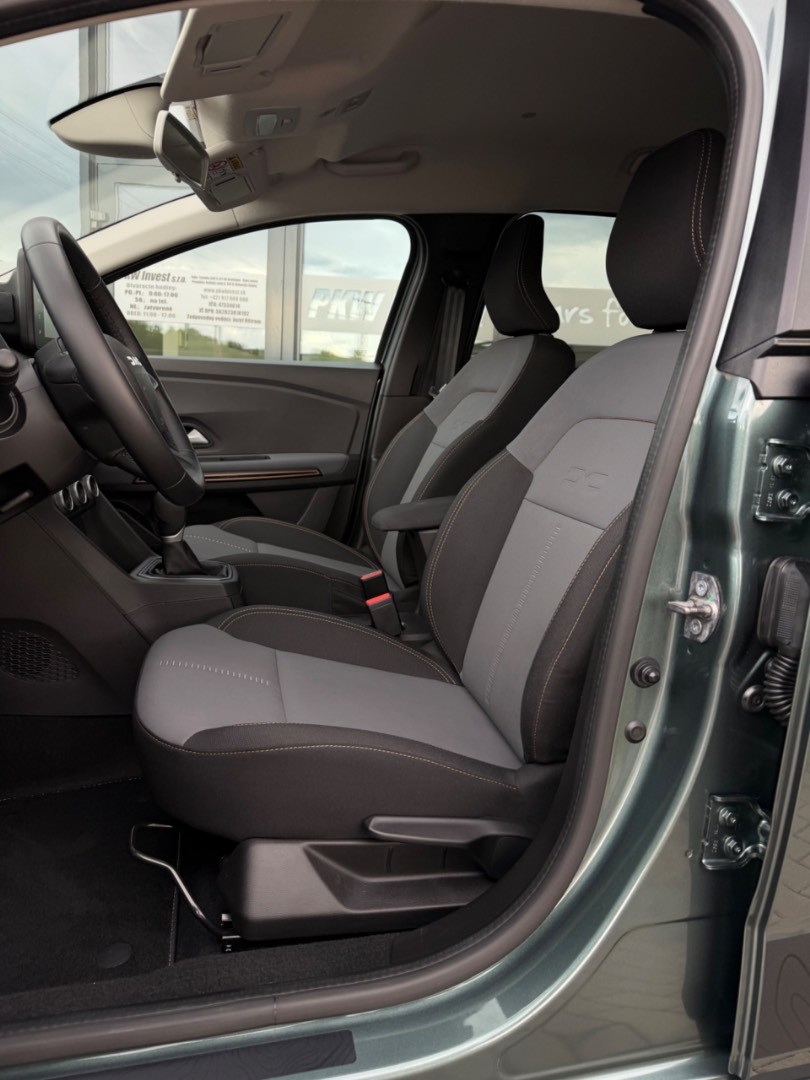 Dacia Jogger EXTREME 1.6Hybrid 140PS A/T 5M