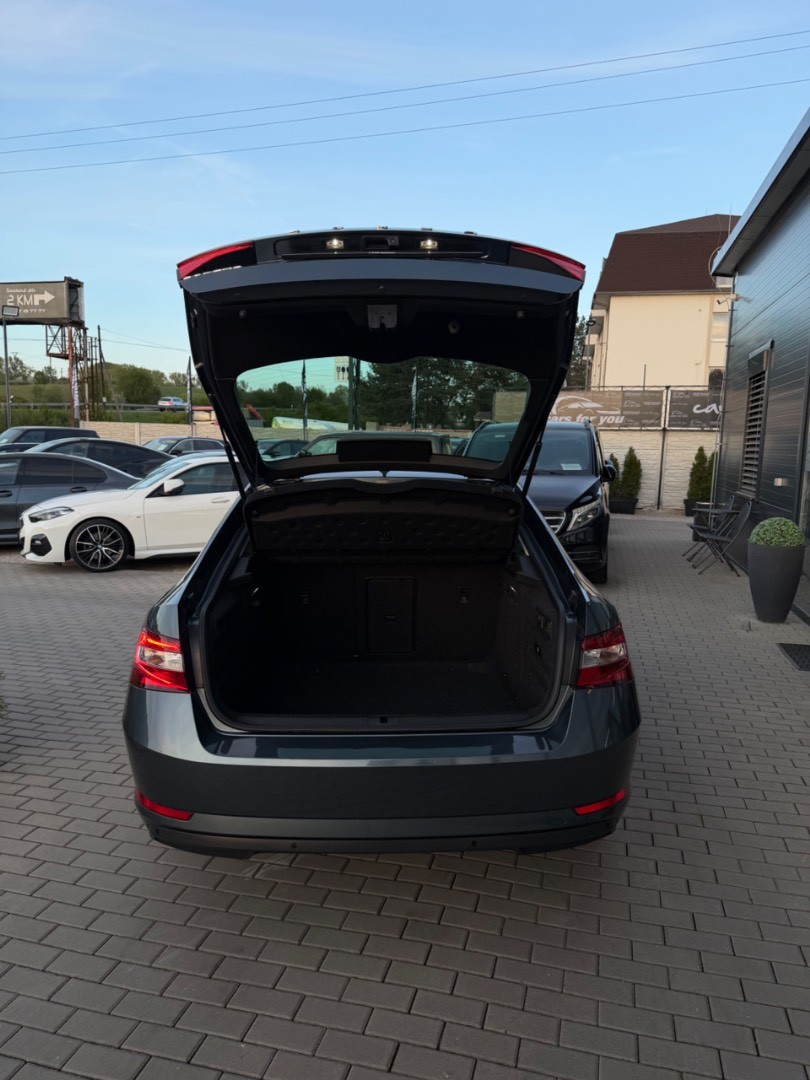 Škoda Superb 2.0TDi DSG Style *VIRTUAL*KAMERA*