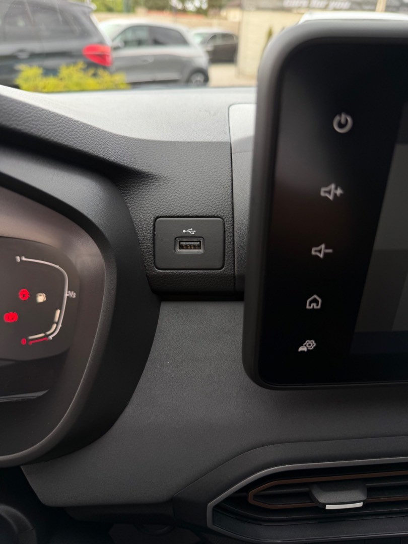Dacia Jogger EXTREME 1.6Hybrid 140PS A/T 5M