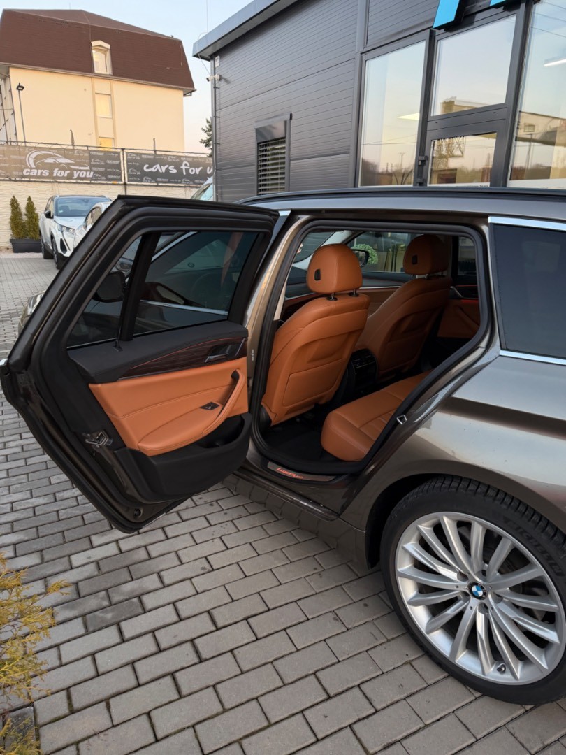 BMW Rad 5 Touring 530d  x-Drive A/T Luxury line *ŤAŽNÉ*