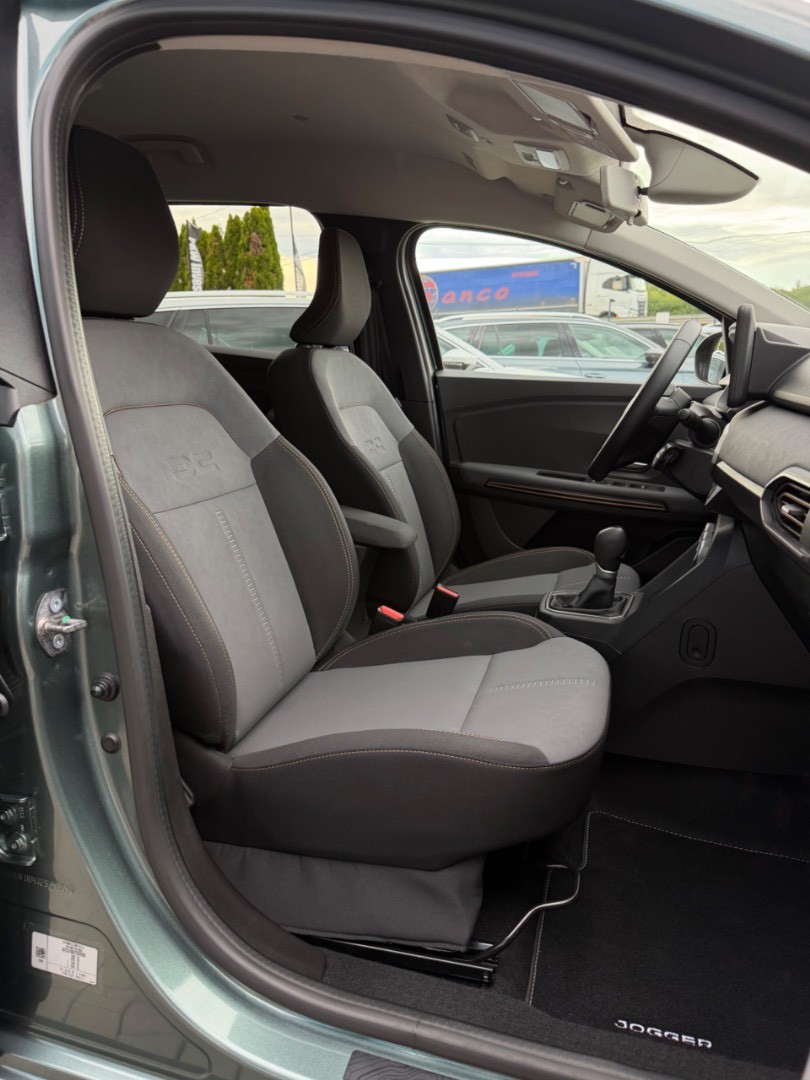 Dacia Jogger EXTREME 1.6Hybrid 140PS A/T 5M