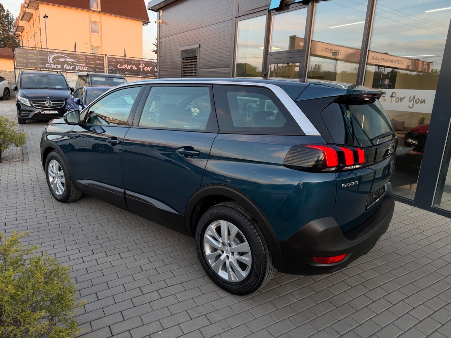 Peugeot 5008 1.5BlueHDi 130PS A/T 7-MIESTNE Allure Edition