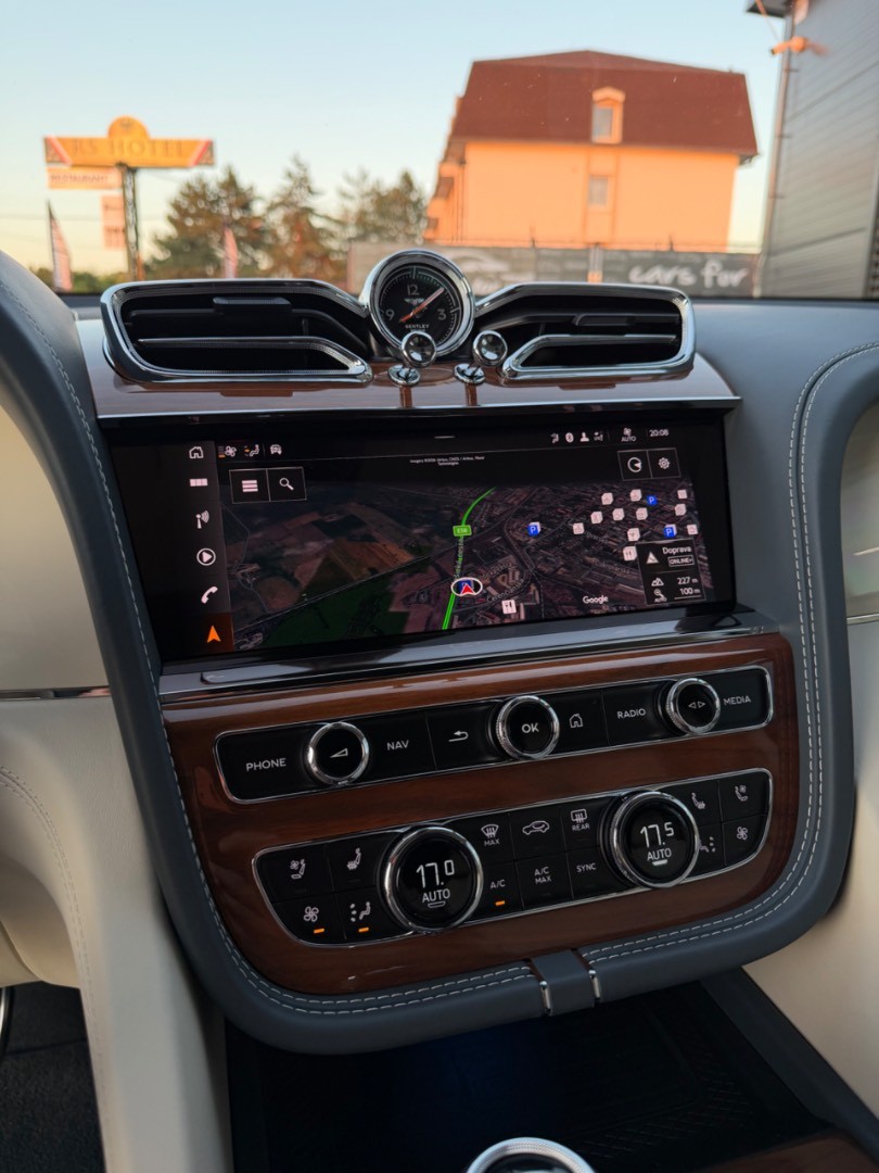 Bentley Bentayga 4.0 V8 First Edition SK ŠPZ VZDUCH-TV-360CAM