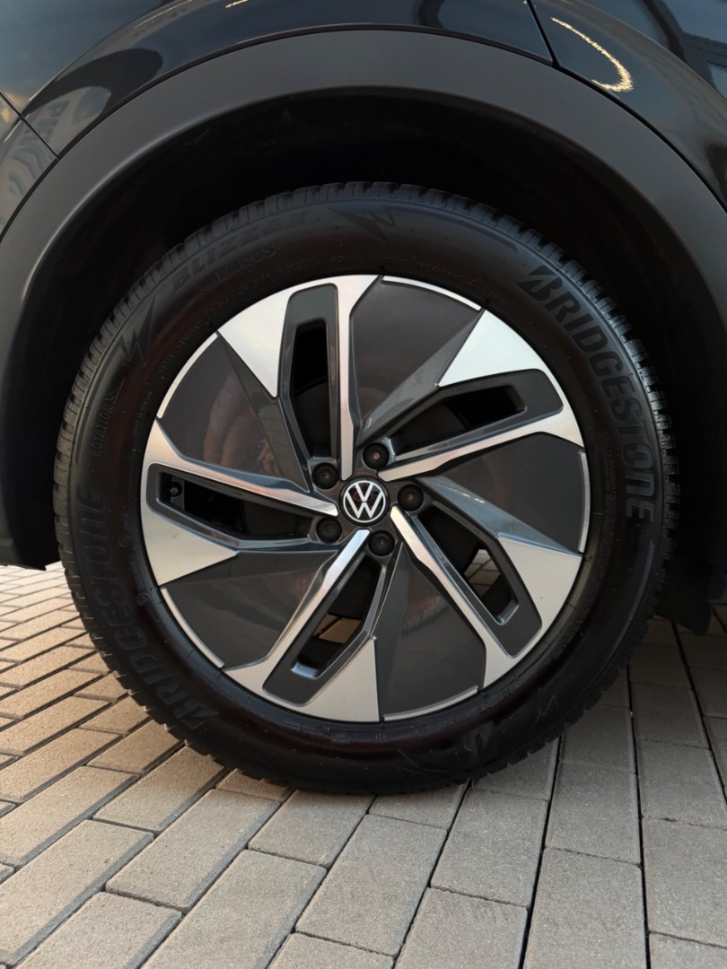 Volkswagen ID.4 PRO Individual 210kW TEPELKO-ZÁRUKA-SOH 100%