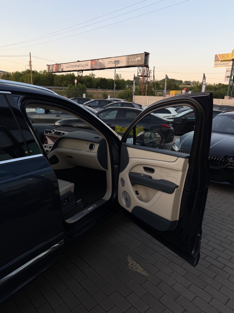 Bentley Bentayga 4.0 V8 First Edition SK ŠPZ VZDUCH-TV-360CAM