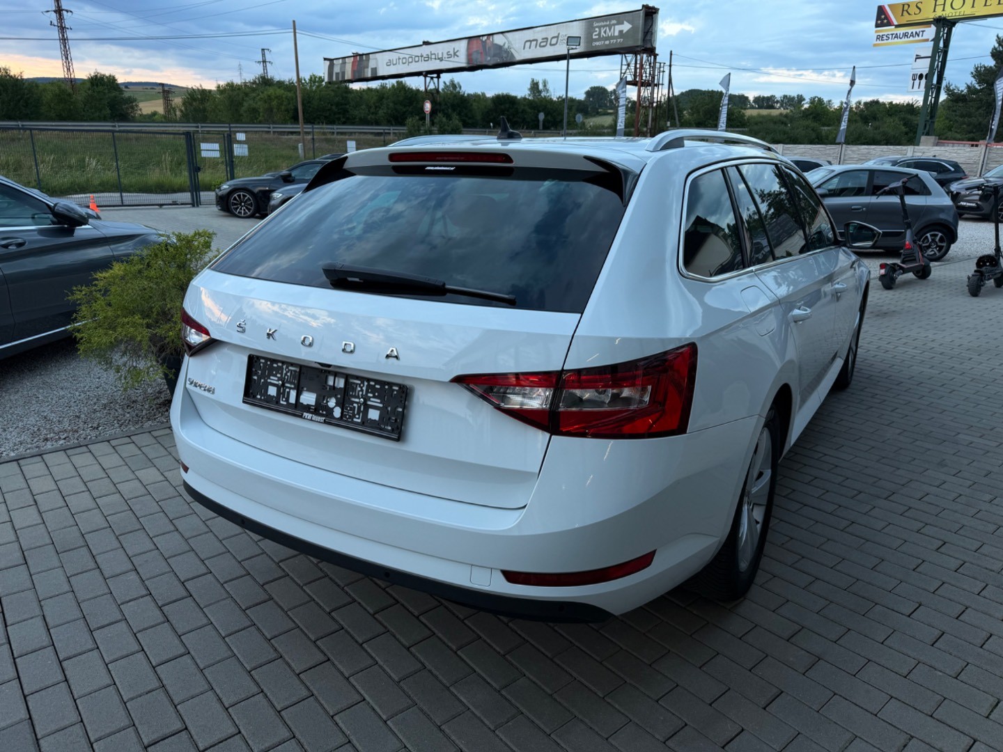 Škoda Superb Combi 2.0TDi DSG Style VIRTUAL-KAMERA