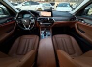 BMW Rad 5 Touring 530d  x-Drive A/T Luxury line *ŤAŽNÉ*