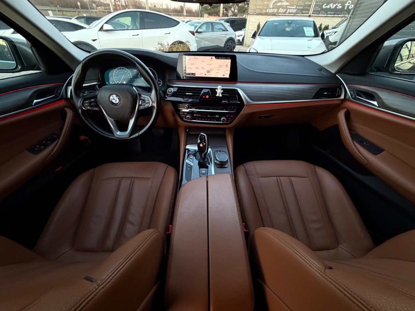 BMW Rad 5 Touring 530d  x-Drive A/T Luxury line *ŤAŽNÉ*