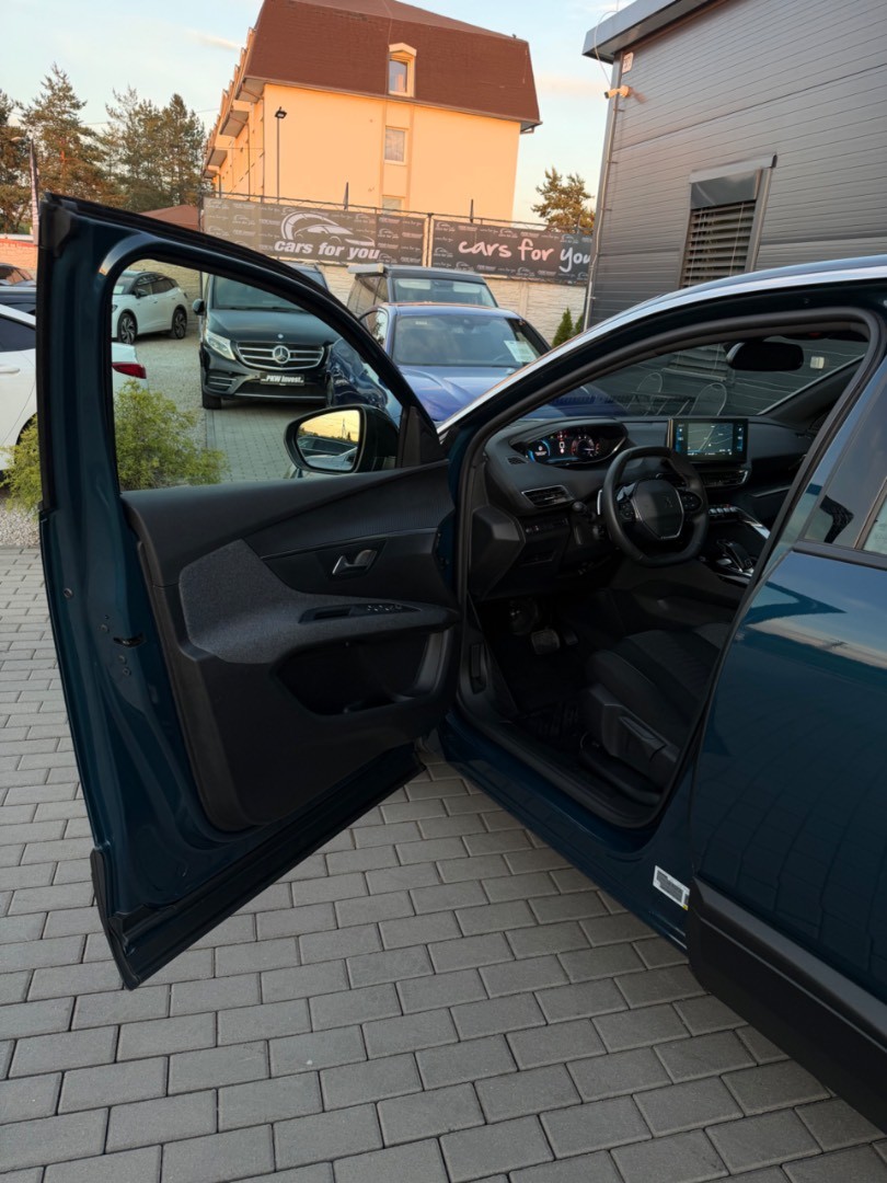 Peugeot 5008 1.5BlueHDi 130PS A/T 7-MIESTNE Allure Edition