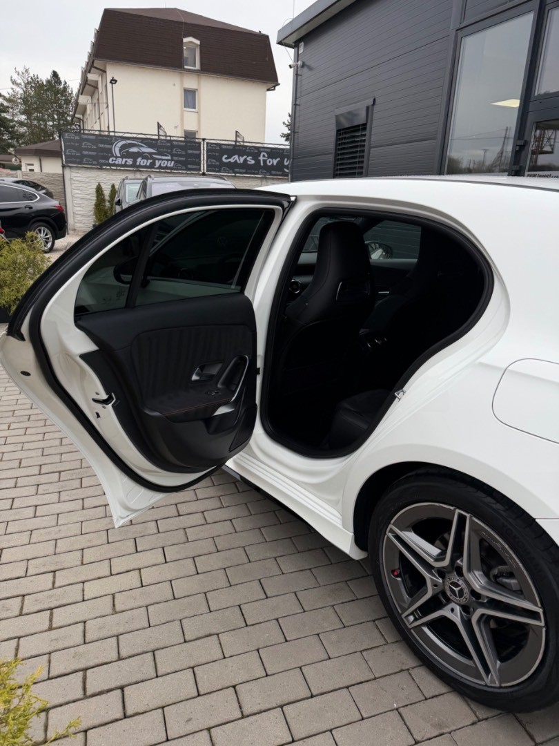 Mercedes-Benz A trieda 180d /T AMG line
