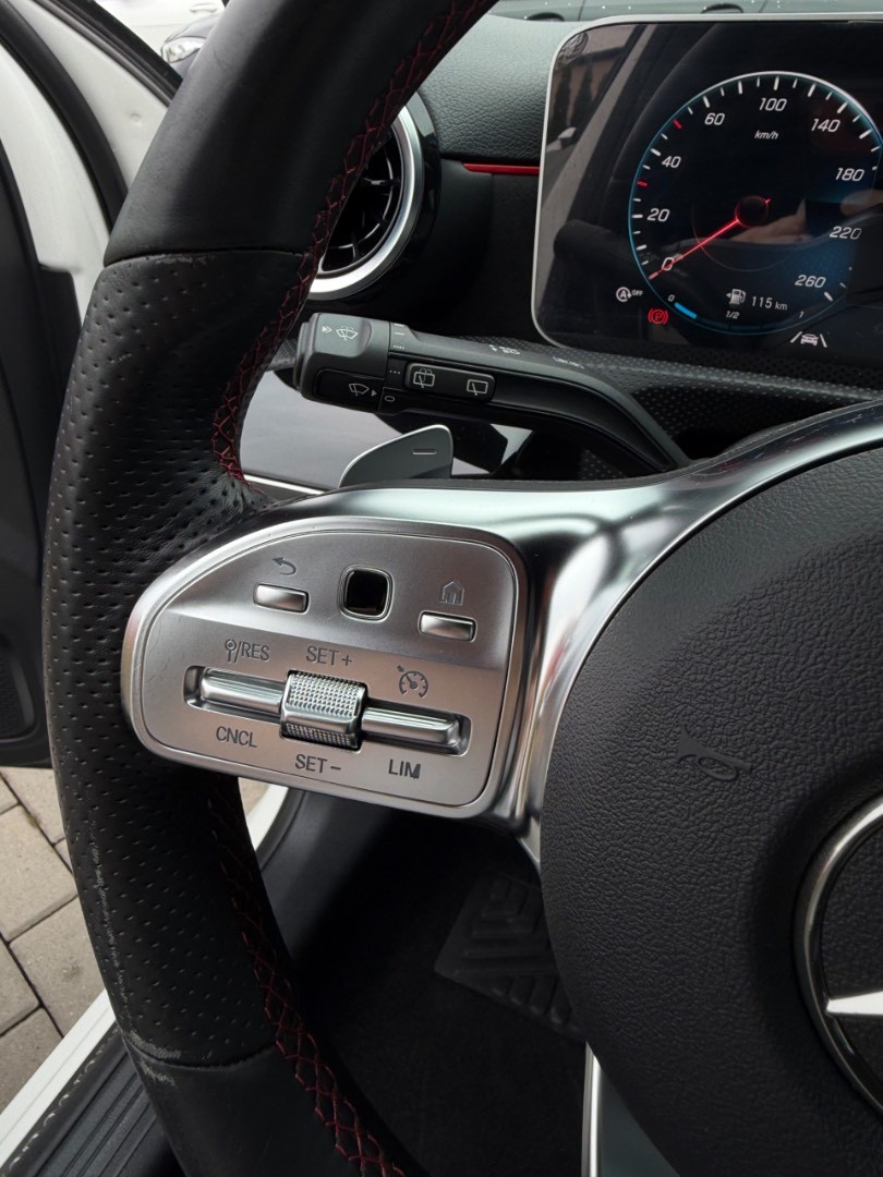 Mercedes-Benz A trieda 180d /T AMG line